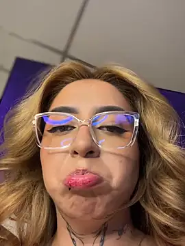 CarolQueen1_ webcam