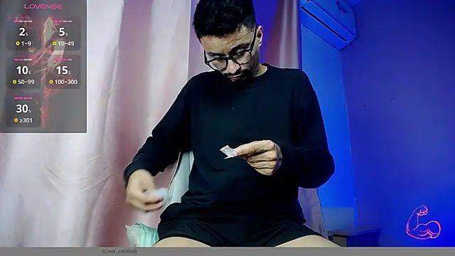 Amir_guy_ live cam on StripChat