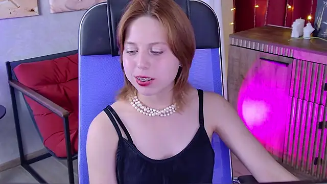 VivienneHebert webcam
