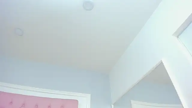 SarahDoll__ webcam