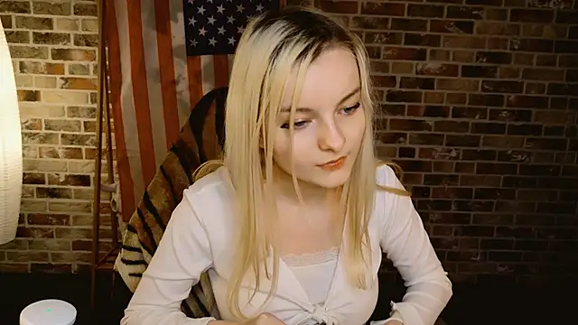 Angela_Bunny live cam on StripChat