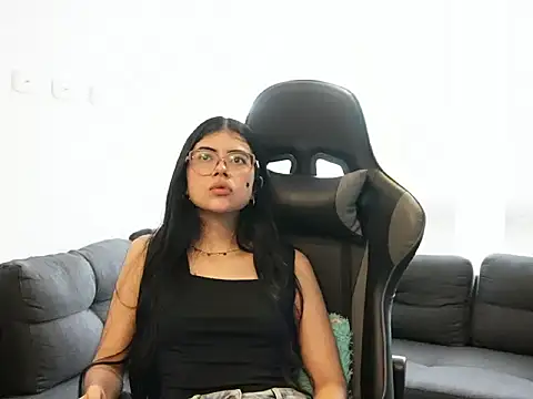 Mia_Storm18 webcam