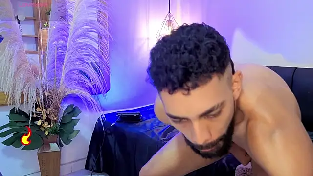 Blade_millerr live cam on StripChat