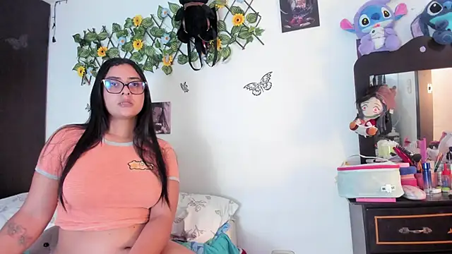 mensia_hernandz webcam
