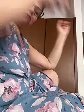 Sharongirl07 live cam on StripChat