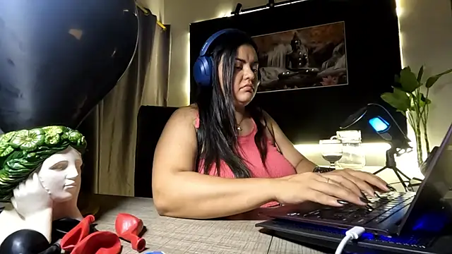AzaraOnyx live cam on StripChat