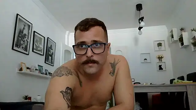 yanick931 live cam on StripChat