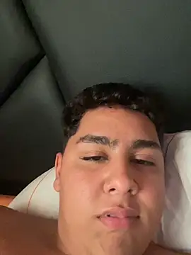 millogang23 live cam on StripChat