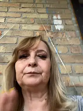 Irina2909@xh live cam on StripChat