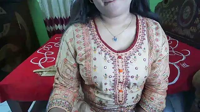 BengaliQueenStar webcam