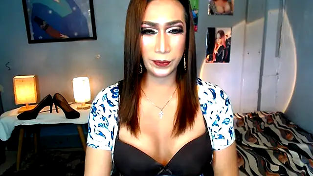 littleredbunny27 webcam