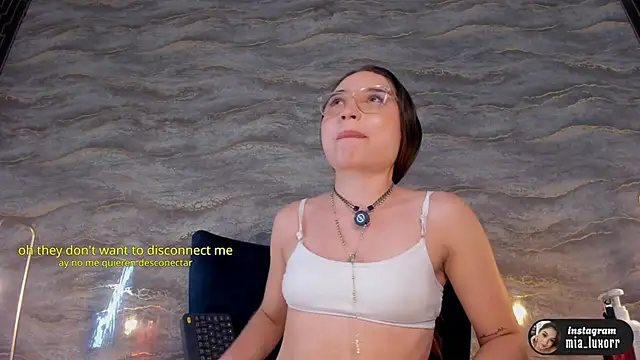 Mia_Luxor webcam