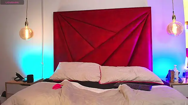 NahomiRoss webcam