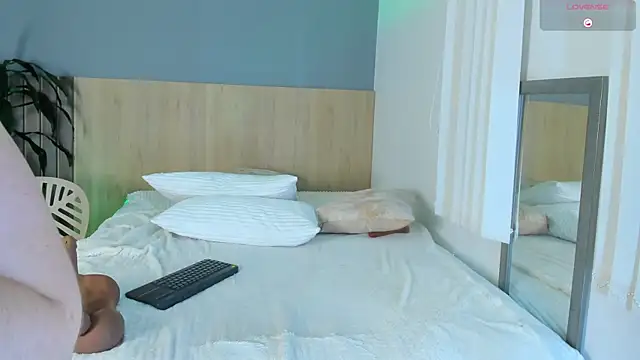 goddess_curvyy webcam