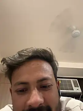 newdelhiBOY_ webcam