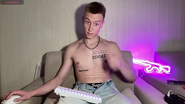 Travis_Gracile webcam