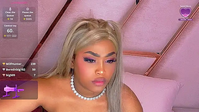 TiannahGlow webcam