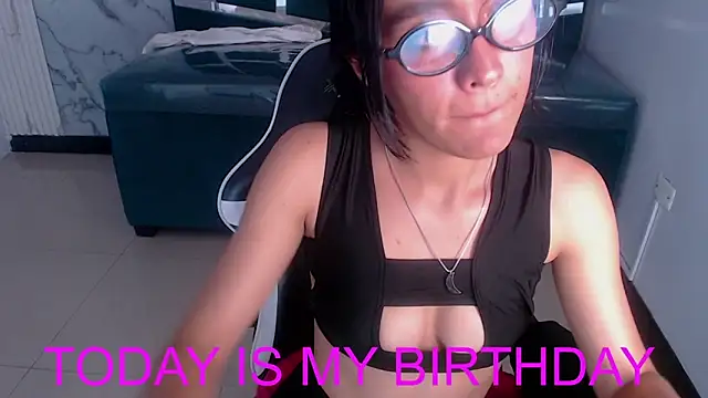 BonnieAmour_ch webcam