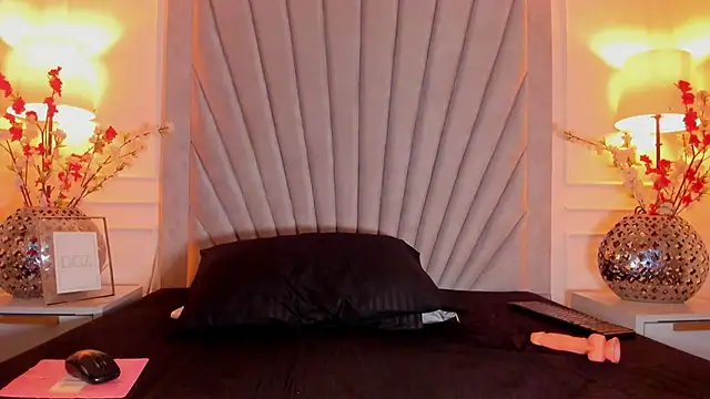 evaa_martinez (F young) - Spread ass close cam