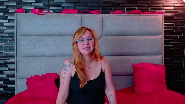 Lola_scott live cam on StripChat