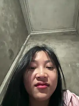 hinami-lo Live Webcam on Stripchat