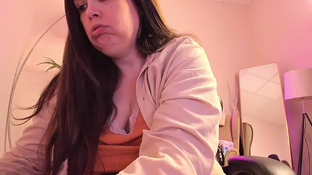 BattyMoll live cam on StripChat