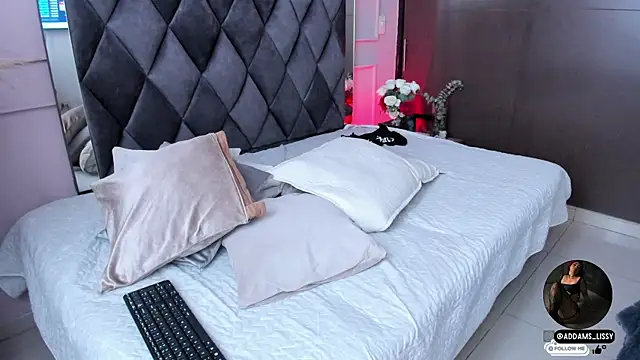 Lissy__Addams live cam on StripChat