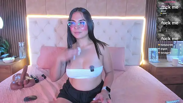 Amelia_Rossetti live cam on StripChat