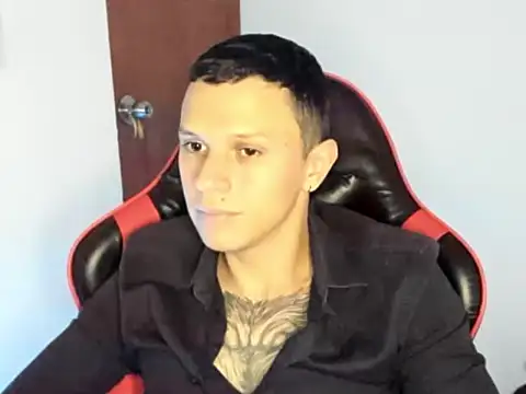 Masterdave7 live cam on StripChat