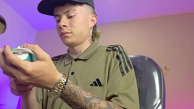 Nascary_Fox live cam on StripChat