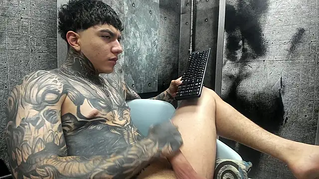 Gury_tattoo webcam