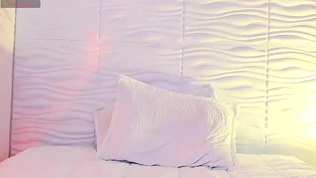 TaylorClay_ webcam
