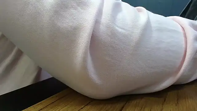 tilobinder live cam on StripChat