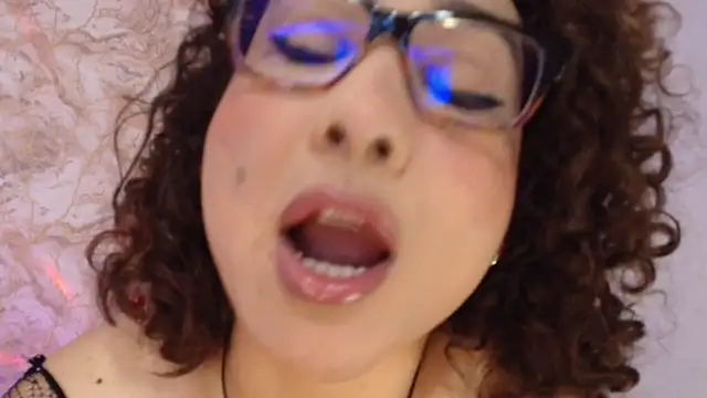 JuliRamirez webcam