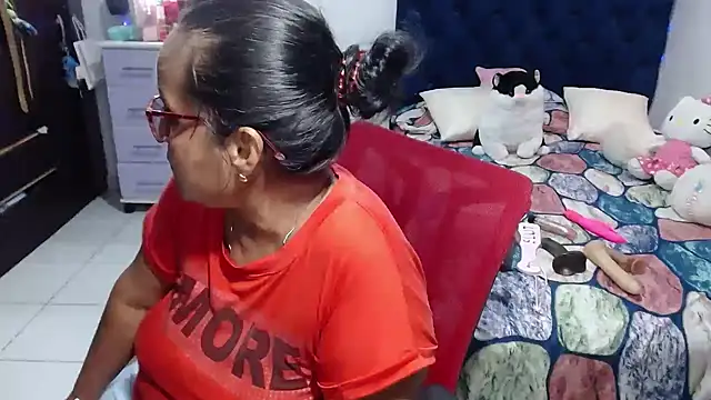 pervert_mommy_ live cam on StripChat