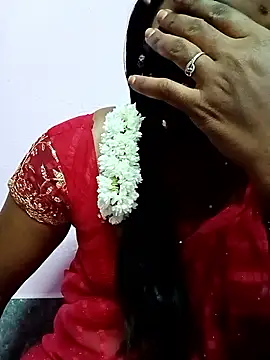 CuteDevilAnu live cam on StripChat