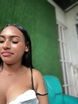 MaverickGray live cam on StripChat