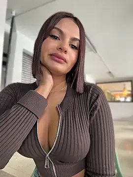 Irina_Velvett live cam on StripChat