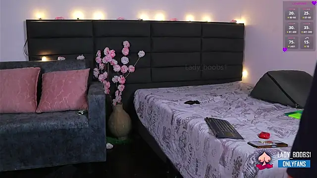 kathieandpovcock1 live cam on StripChat