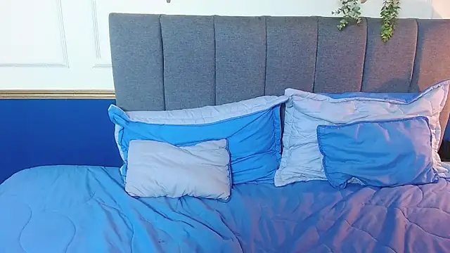 Violet_2003 webcam