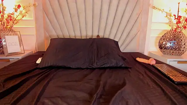 Evaa_Martinez live cam on StripChat