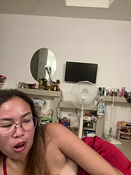 Ponthip webcam
