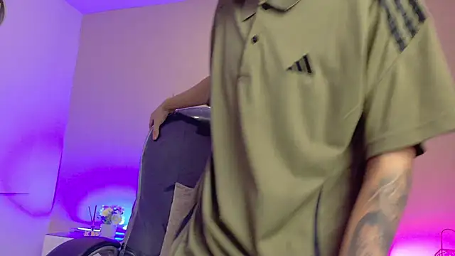 Nascary_Fox live cam on StripChat