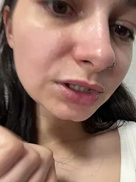 lunalovelee live cam on StripChat