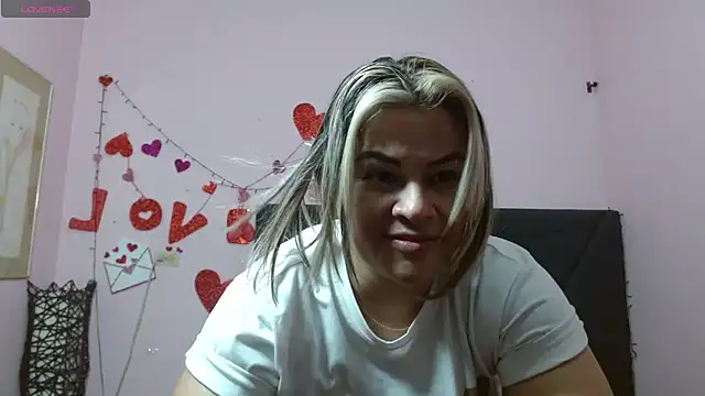 pamela_echeverria live cam on StripChat