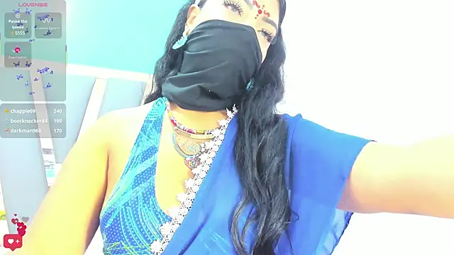 Iniya_Parul live cam on StripChat