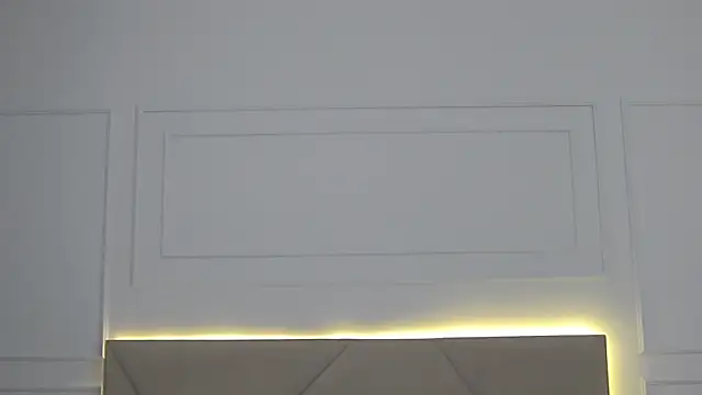 ArianaMilss webcam