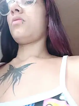 Thamaragomexxx live cam on StripChat