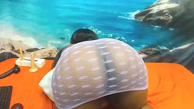 JUICYASSxxx webcam