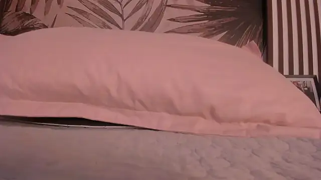 Samaantha-White webcam